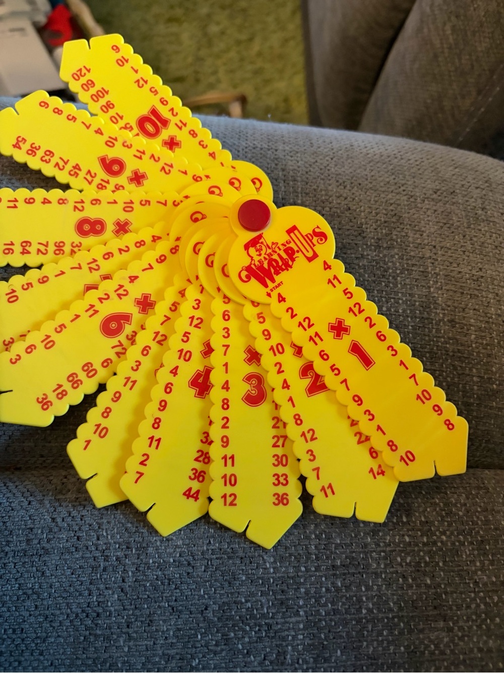 Yellow Math Flash Fan - Party Learning multiplication Tool